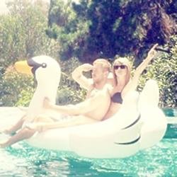 Calvin Harris and Taylor Swift (Instagram)
