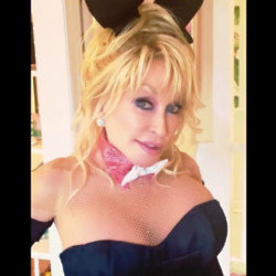 Dolly Parton wore her Playboy outfit for her husband's birthday (c) Instagram
