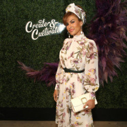 Eva Mendes reveals why she does not like to pose for photos with her husband