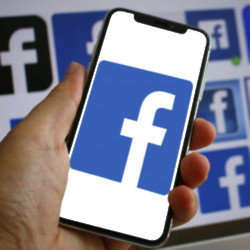Facebook to roll out 'less political' newsfeed in 75 countries
