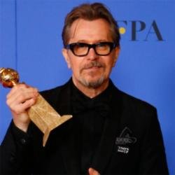 Gary Oldman with his Golden Globe prize