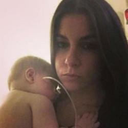 Imogen Thomas and baby Siera [Instagram]