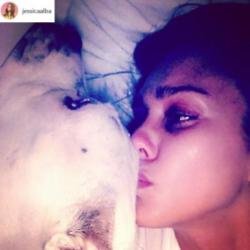 Jessica Alba and her dog Bowie (c) Instagram