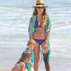 Jessica Alba with her daughters Haven and Honor