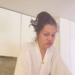 Jessie J is struggling with her pregnancy (C) Jessie J/Instagram