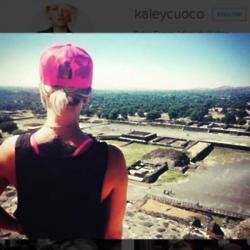 Kaley Cuoco in Mexico (c) Instagram