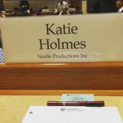 Katie Holmes' workspace at Harvard Business School (c) Instagram