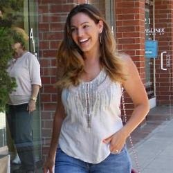 Kelly Brook shares her secrets to looking flawless when travelling
