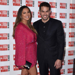 Kelly Brook doesn't wear anything to bed