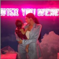 Kylie Jenner and Stormi (c) Instagram