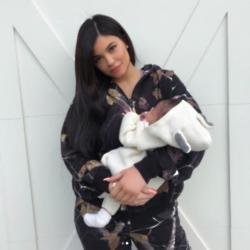 Kylie Jenner and Stormi (c) Instagram