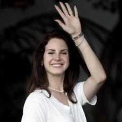 Lana Del Rey Sparks Engagement Rumours