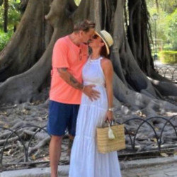 Lee Ryan and wife Verity are expecting another baby (c) X