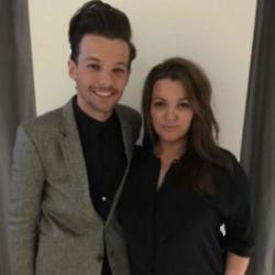 Louis Tomlinson and his mother Johannah Deakin (c) Instagram
