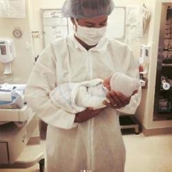 Mario Lopez and his newborn son (c) Instagram