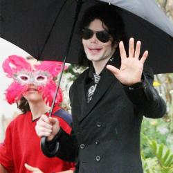 Michael Jackson with Prince Jackson in 2009