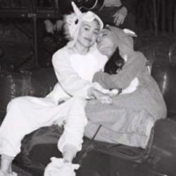 Miley Cyrus and Ariana Grande (c) Instagram