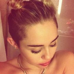 Miley Cyrus shower selfie