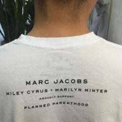 Miley Cyrus' t-shirt (c) Instagram