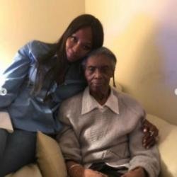 Naomi Campbell and her grandmother (c) Instagram
