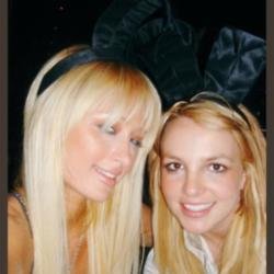 Paris Hilton with Britney Spears (c) Twitter