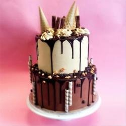 Perrie Edwards' birthday cake