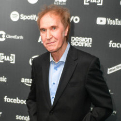 Ray Davies says he is in touch with his brother Dave - but only online