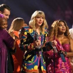 Taylor Swift giving her Video of the Year acceptance speech