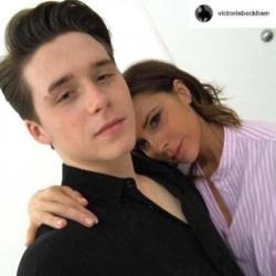 Victoria and Brooklyn Beckham (c) Instagram/VictoriaBeckham