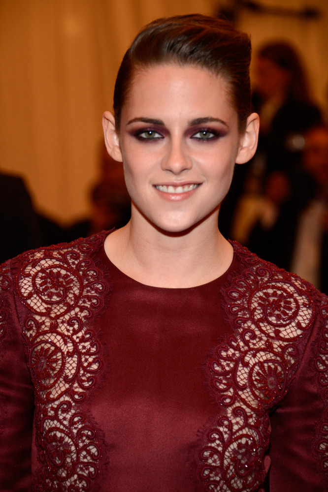 Kristen Stewart chose a bold burgundy eye at the Met Ball 