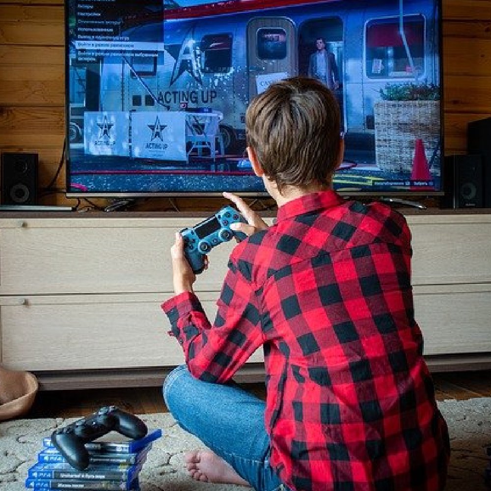 Are you worried that your teen is gaming too much? Photo credit: Pixabay