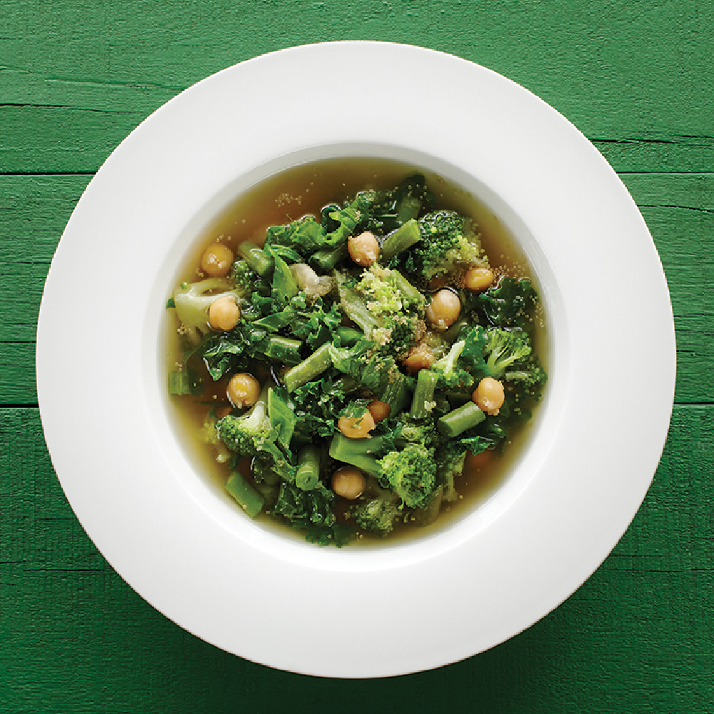 Green minestrone soup