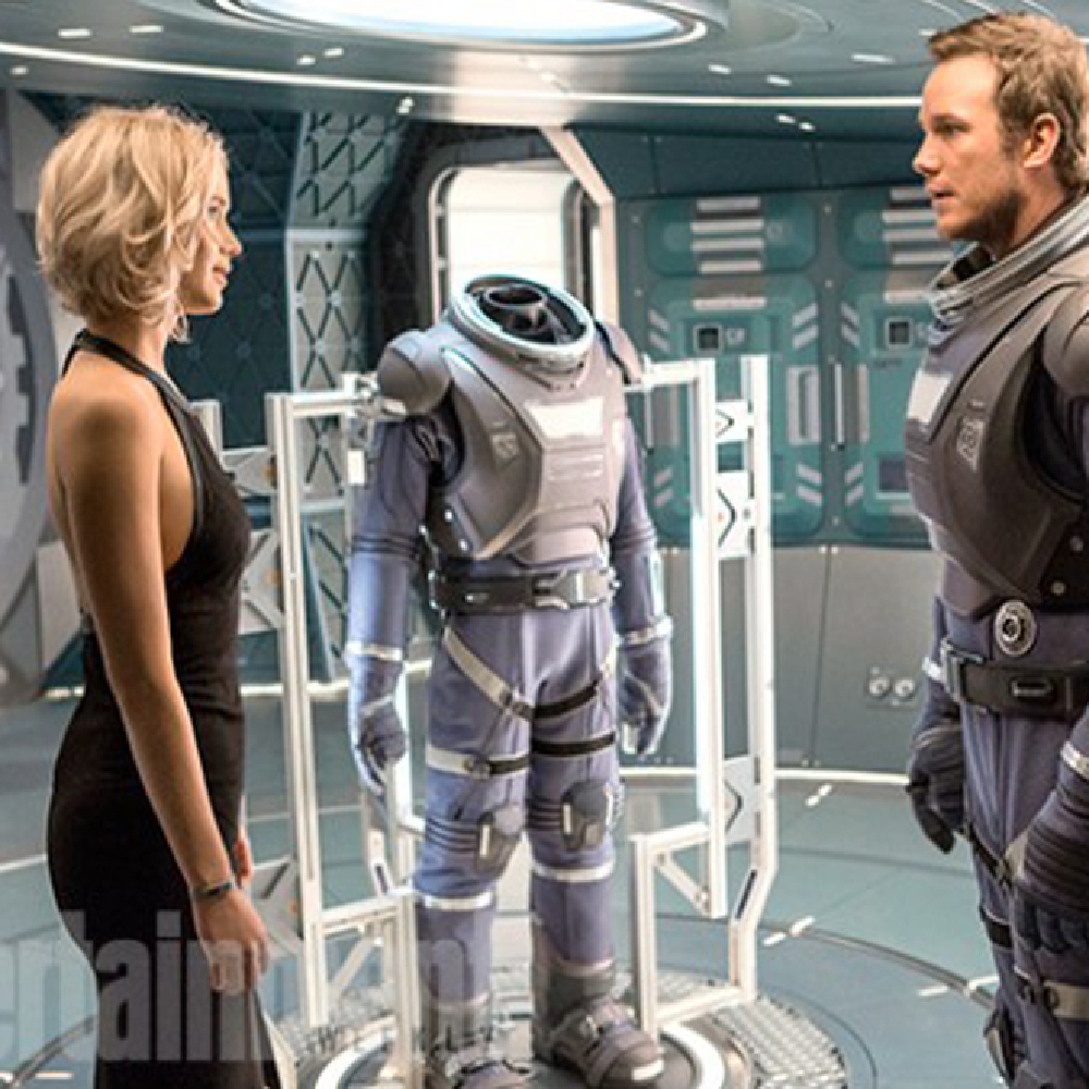 Jennifer Lawrence and Chris Pratt on the set of Passengers