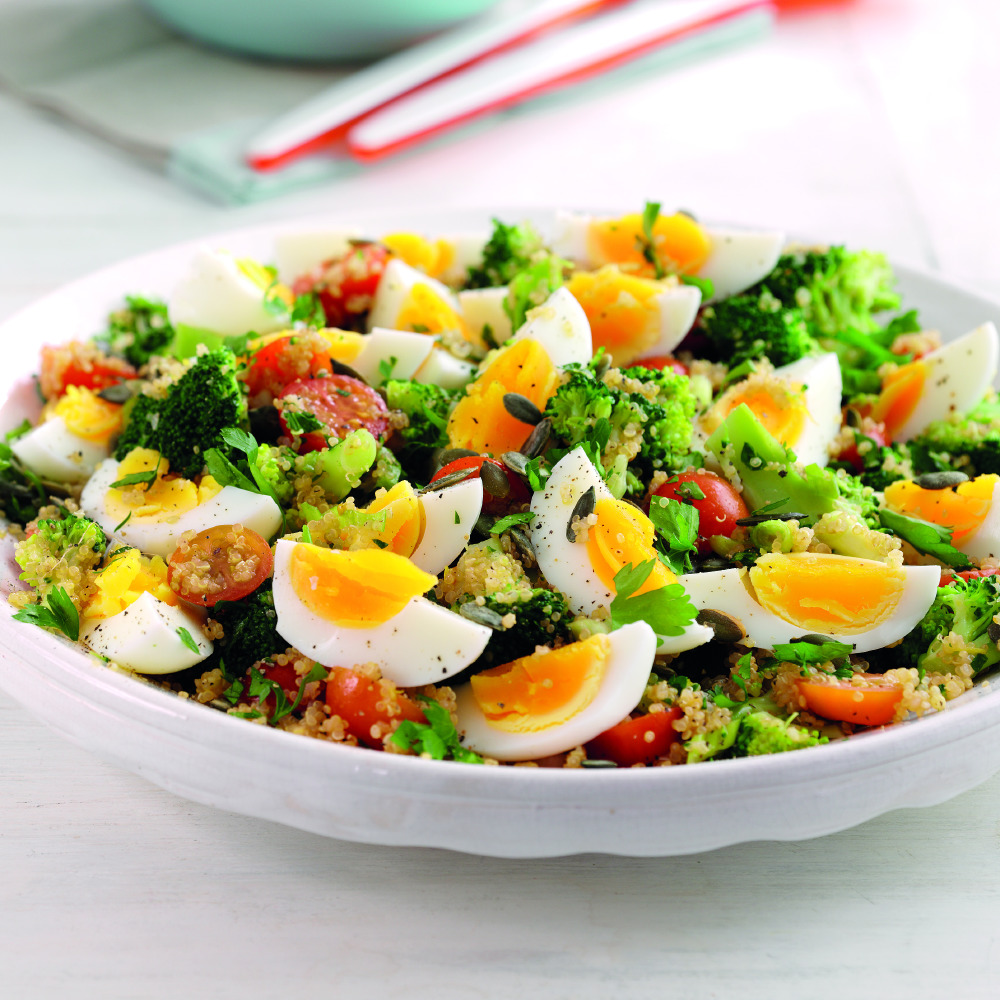 Quinoa and egg salad with broccoli, seeds and eggs