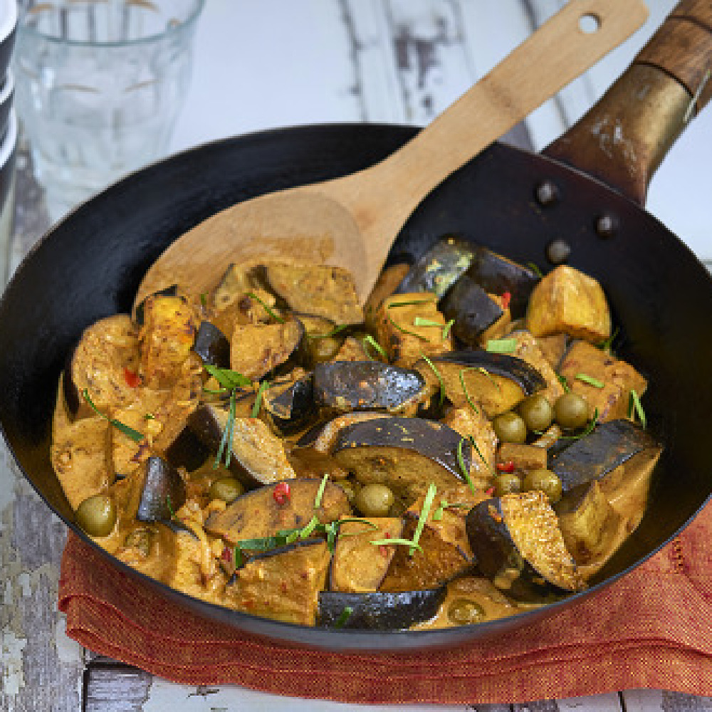 Stir Fried Aubergines With Yellow Curry