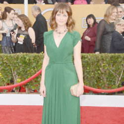 Alexis Bledel looks beautiful in emerald