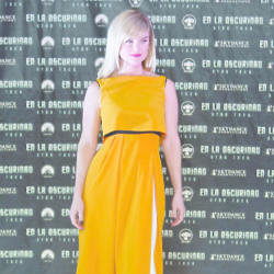 Alice Eve looks beautiful in the bright colour
