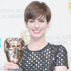 Anne Hathway looked beautiful at the Baftas