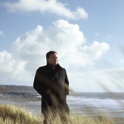 Paul Potts returns with new album 'On Stage' / Credit: Max Dodson