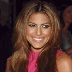 Eva Mendes believes she has a more serious career than Jennifer Lopez