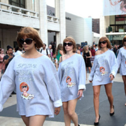 The Anna Wintour Fashion Mob