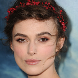 Keira opted for a ethereal beauty look at the première 