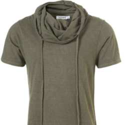T--shirt to wear for the utilitarian trend
