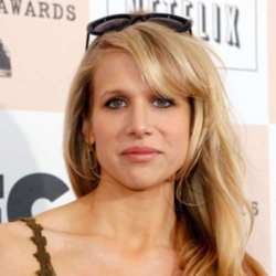 Lucy Punch told off for hugging Woody Allen