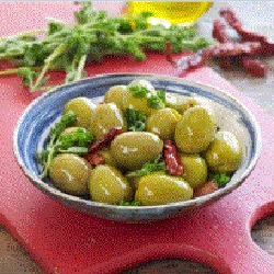 Spanish olives marinated in oregano and chilies