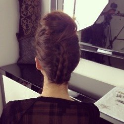 This hairstyle can be created in minutes