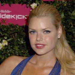 Sophie Monk offered $1m to pose nude for Playboy