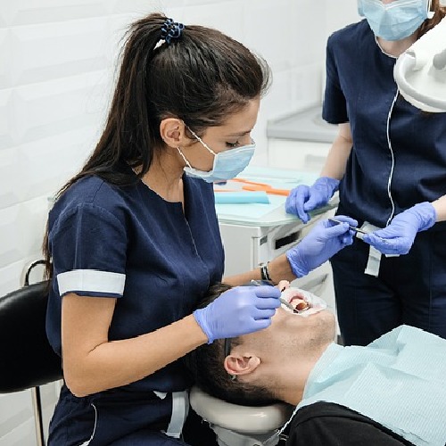 What does it mean to dream about a dentist?