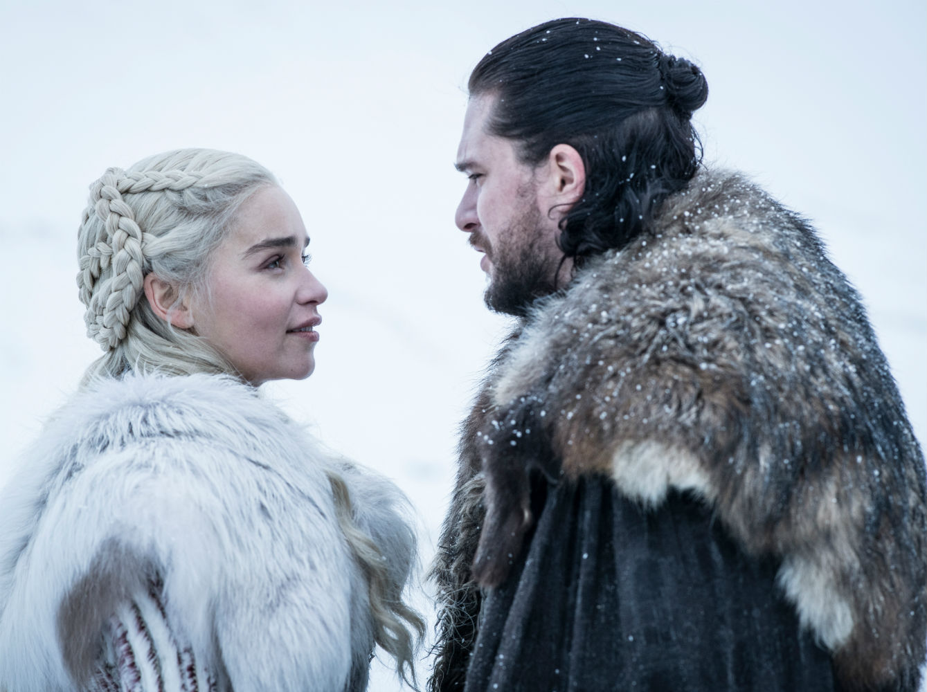 Emilia Clarke and Kit Harington as Daenerys Targaryen and Jon Snow / Photo Credit: HBO