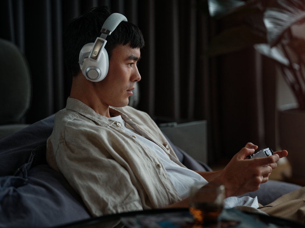 The H3PRO Hybrid wireless gaming headset aims to elevate your experience
